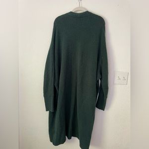 Dark green cozy cardigan from old navy with speckled colors